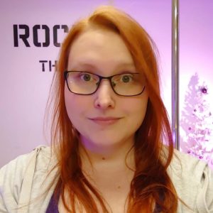 Kasvokuva tytti Meistä,ohjaajamme