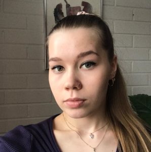 Kasvokuva iris Meistä,ohjaajamme