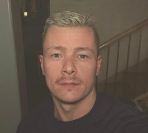 Kasvokuva joni Meistä,ohjaajamme