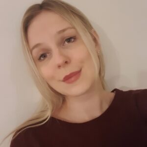 Kasvokuva anna m. Meistä,ohjaajamme