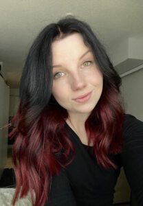 Kasvokuva eveliina Meistä,ohjaajamme