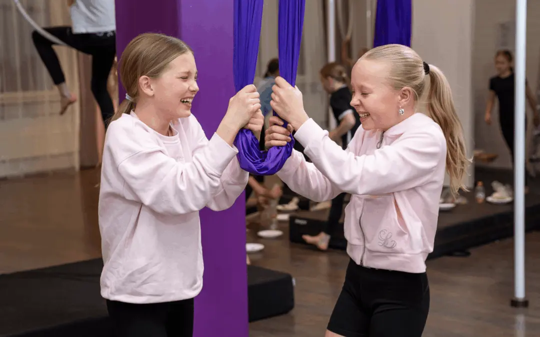 Kesäleiri_lastenleirit_tankotanssi_sirkus_hammock