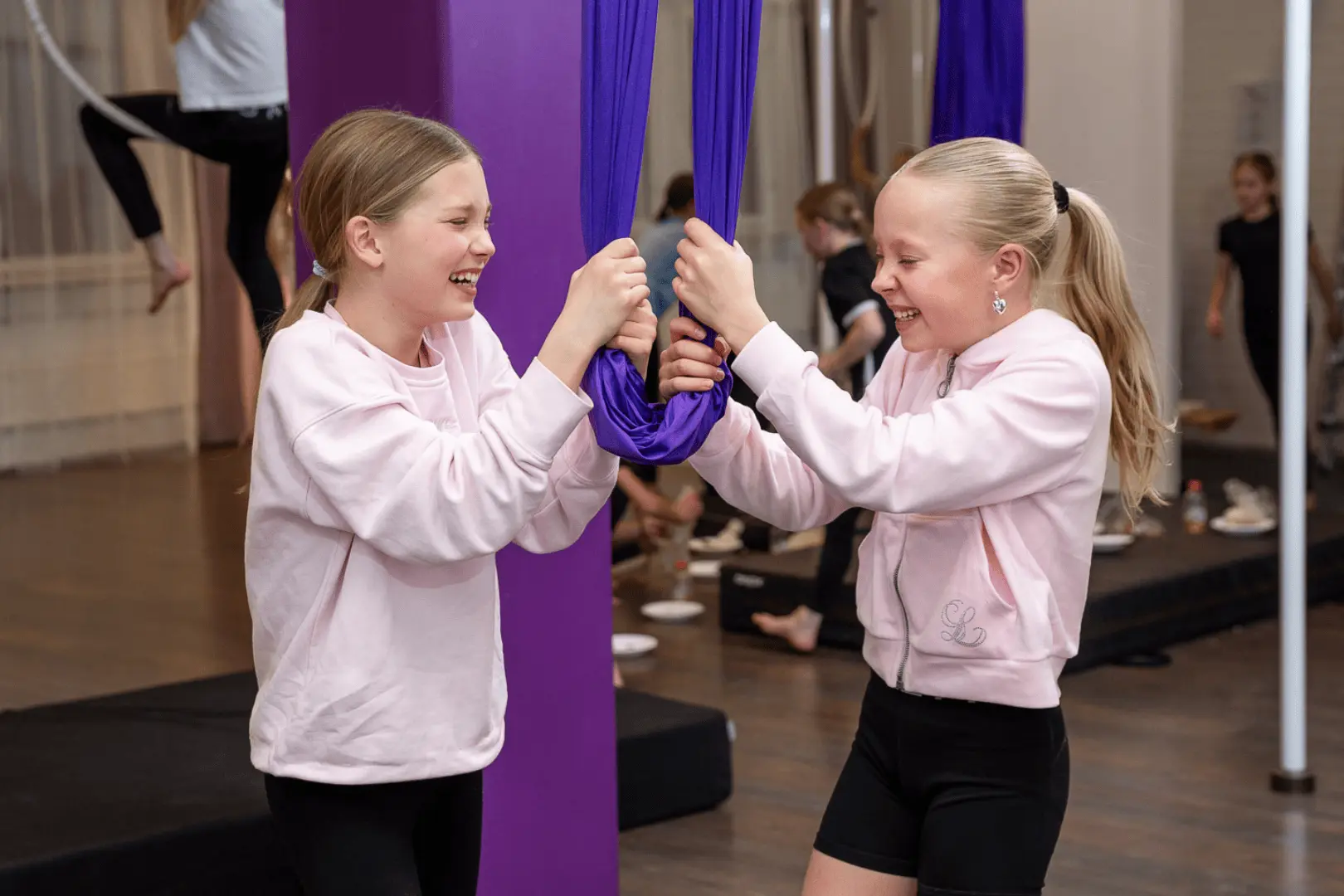 kesäleiri_lastenleirit_tankotanssi_sirkus_hammock